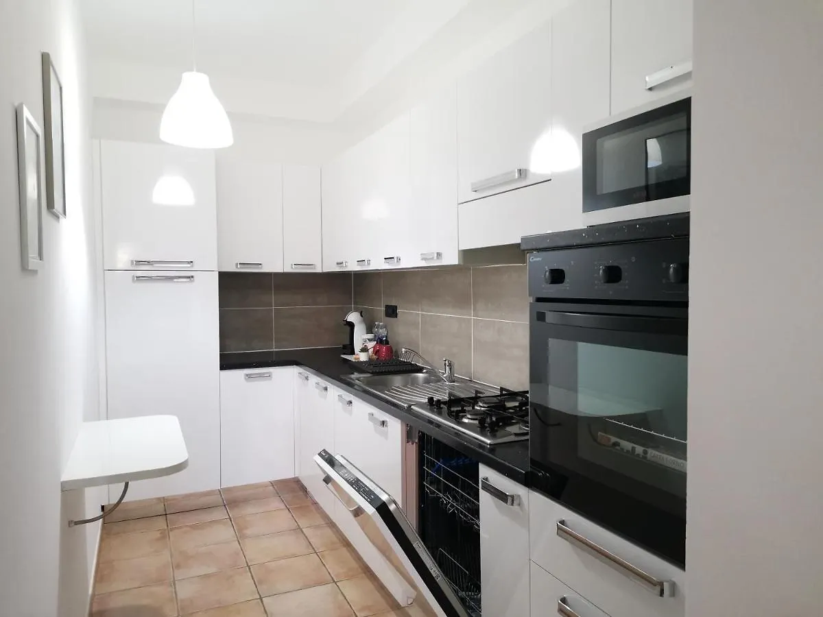 Hommy Lab - Stylish And Modern With Super Kitchen, Separate Entrance, Free Parking Olbia Apartment