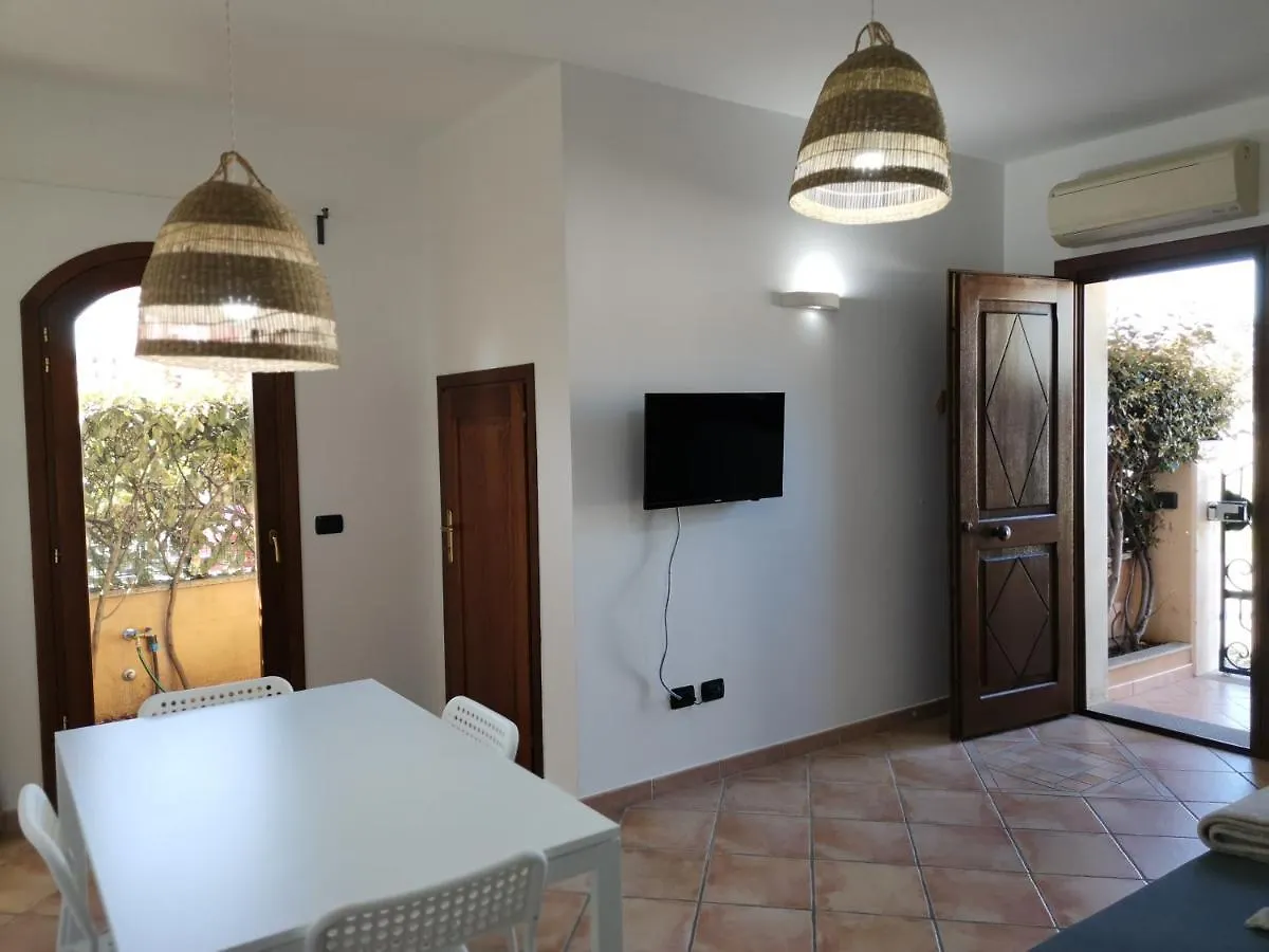Hommy Lab - Stylish And Modern With Super Kitchen, Separate Entrance, Free Parking Olbia 0*,  Italy