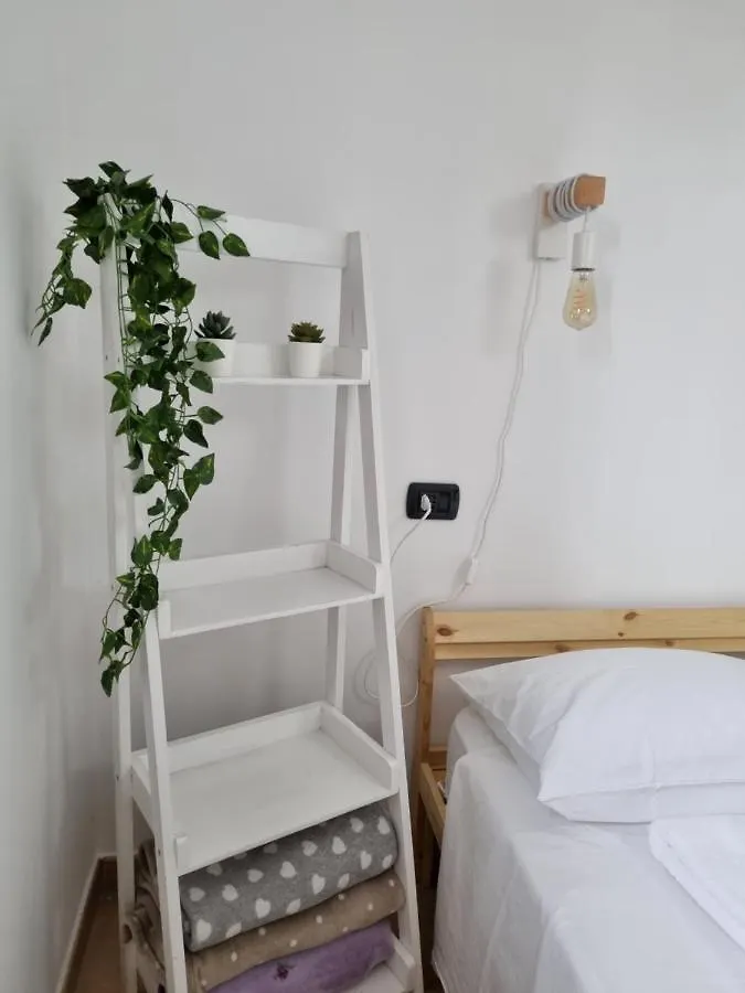 Hommy Lab - Stylish And Modern With Super Kitchen, Separate Entrance, Free Parking Olbia