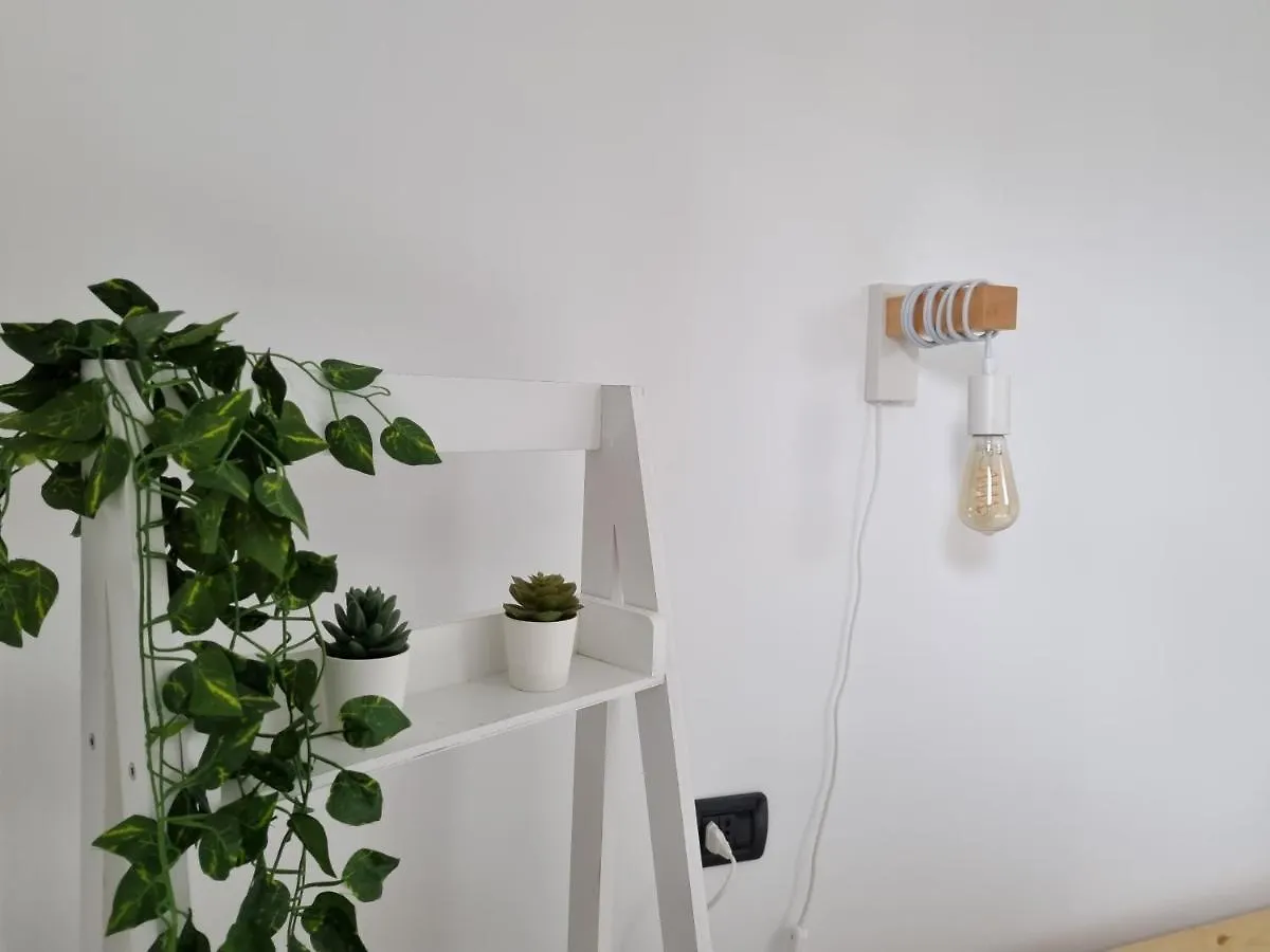 Hommy Lab - Stylish And Modern With Super Kitchen, Separate Entrance, Free Parking Olbia
